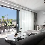 Sunwhite - Private Pool & Cozy Atmosphere, By Zantewize *