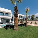 Sunwhite - Private Pool & Cozy Atmosphere, By Zantewize