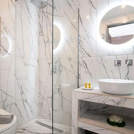 Sunwhite - Private Pool & Cozy Atmosphere, By Zantewize