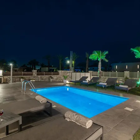 Sunwhite - Private Pool & Cozy Atmosphere, By Zantewize Villa *