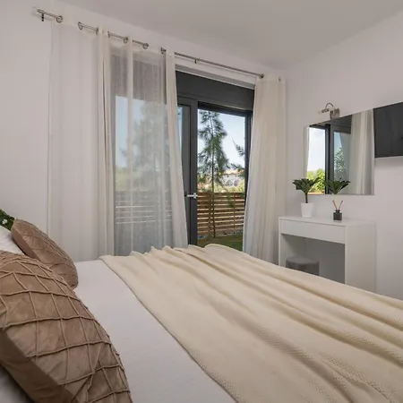 Sunwhite - Private Pool & Cozy Atmosphere, By Zantewize