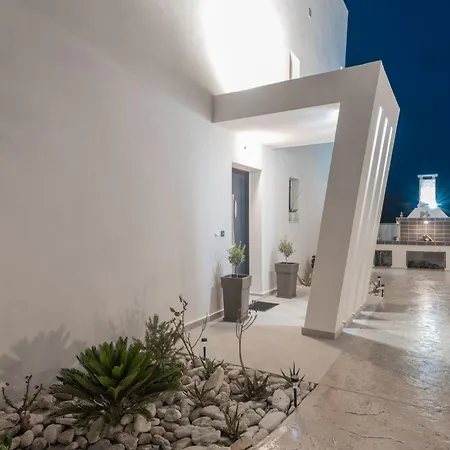 Vila Sunwhite - Private Pool & Cozy Atmosphere, By Zantewize *