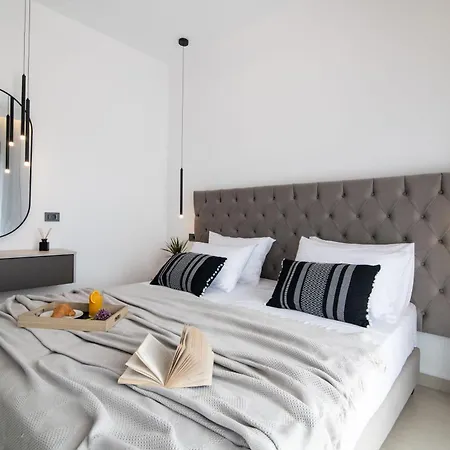 Sunwhite - Private Pool & Cozy Atmosphere, By Zantewize *