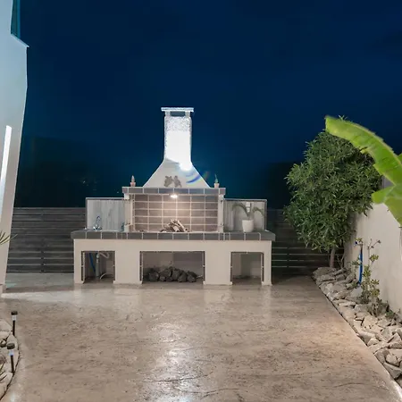 Sunwhite - Private Pool & Cozy Atmosphere, By Zantewize Villa