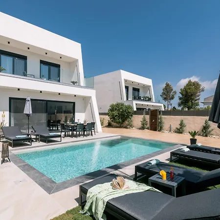 Sunwhite - Private Pool & Cozy Atmosphere, By Zantewize Vila
