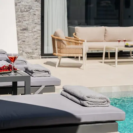 Sunwhite - Private Pool & Cozy Atmosphere, By Zantewize *