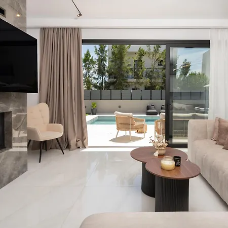 Sunwhite - Private Pool & Cozy Atmosphere, By Zantewize *