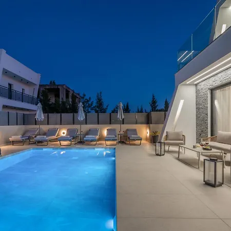 Sunwhite - Private Pool & Cozy Atmosphere, By Zantewize
