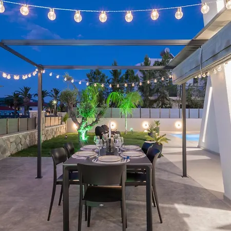 Sunwhite - Private Pool & Cozy Atmosphere, By Zantewize Villa