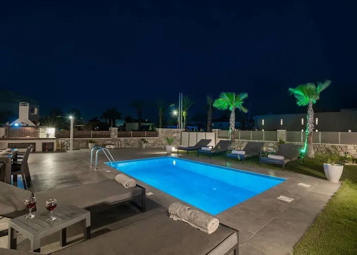 Sunwhite - Private Pool & Cozy Atmosphere, By Zantewize Βίλα *