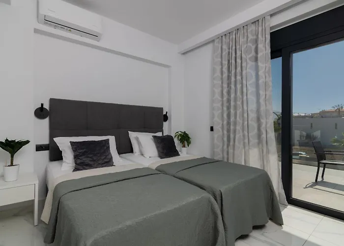 Sunwhite - Private Pool & Cozy Atmosphere, By Zantewize Villa Laganas