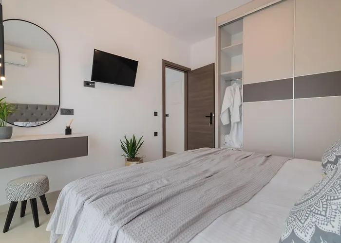 Sunwhite - Private Pool & Cozy Atmosphere, By Zantewize Villa *