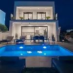 Vilă Sunwhite - Private Pool & Cozy Atmosphere, By Zantewize
