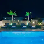 Sunwhite - Private Pool & Cozy Atmosphere, By Zantewize Vilă *