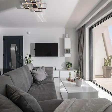 Sunwhite - Private Pool & Cozy Atmosphere, By Zantewize * ラガナス