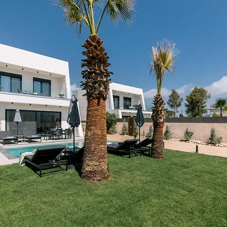 Sunwhite - Private Pool & Cozy Atmosphere, By Zantewize