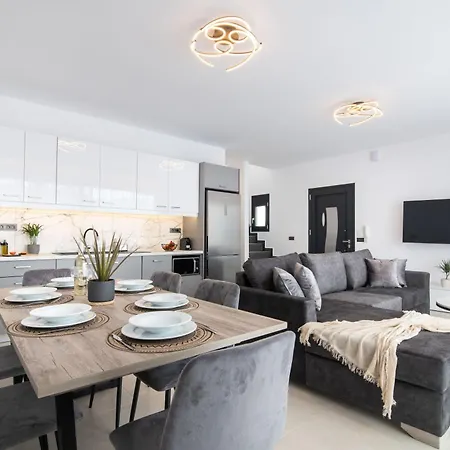 ヴィラ Sunwhite - Private Pool & Cozy Atmosphere, By Zantewize ラガナス