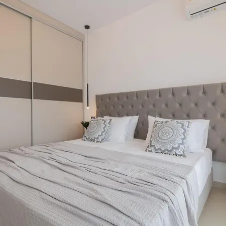 Sunwhite - Private Pool & Cozy Atmosphere, By Zantewize ラガナス