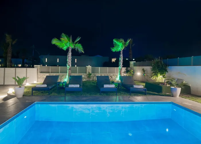 Sunwhite - Private Pool & Cozy Atmosphere, By Zantewize Вилла *